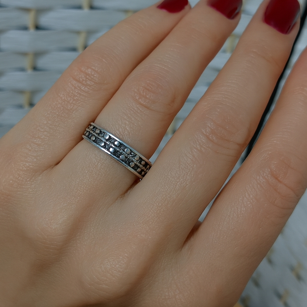 Vintage Mexican Alpaca silver Ring with a dotted pattern Size 8.5"